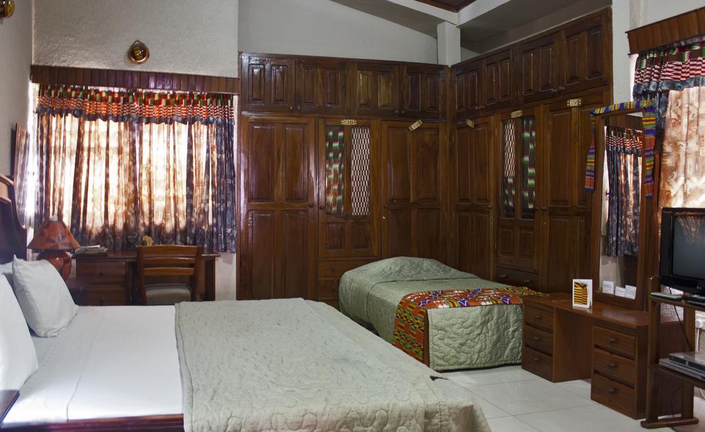 Four Villages Inn Kumasi Room photo